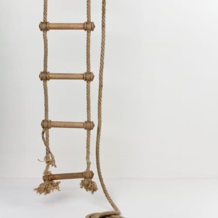 Strickleiter, Blumenranke, Bildplatzierung, Sitzmöglichkeit zu mieten