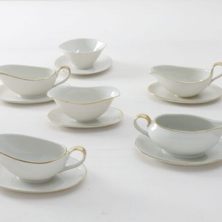 Sauce boats, cutlery, special crockery, hire