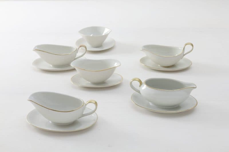 Sauce boats, cutlery, special crockery, hire