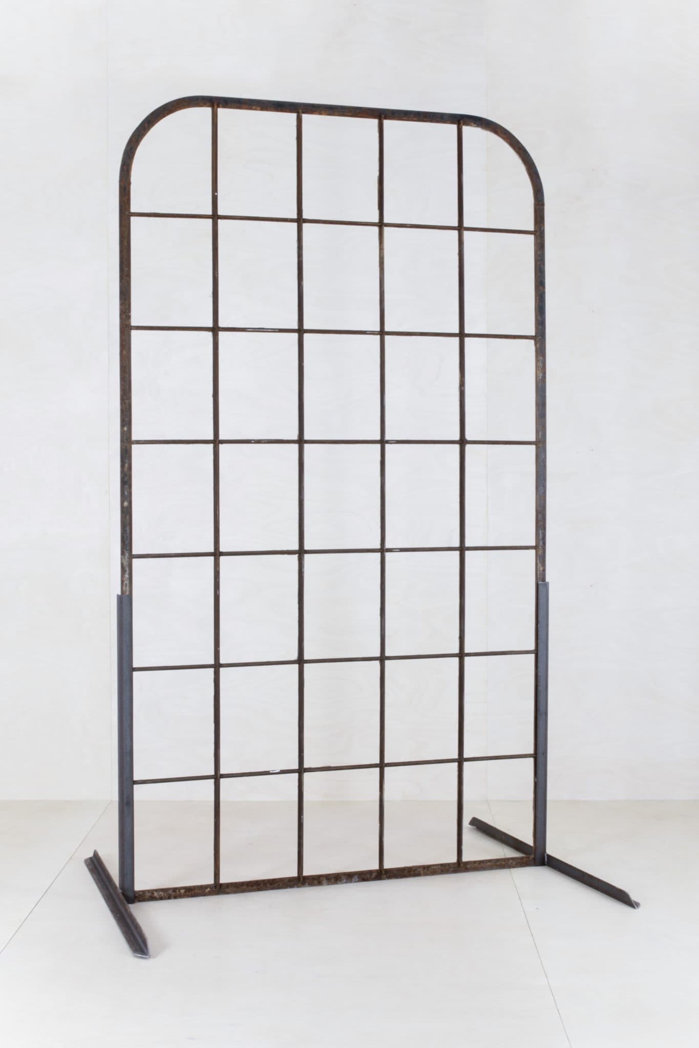 Industriefenster, Raumgestaltung, Hintergrunddekoration mieten, Produktpräsentation