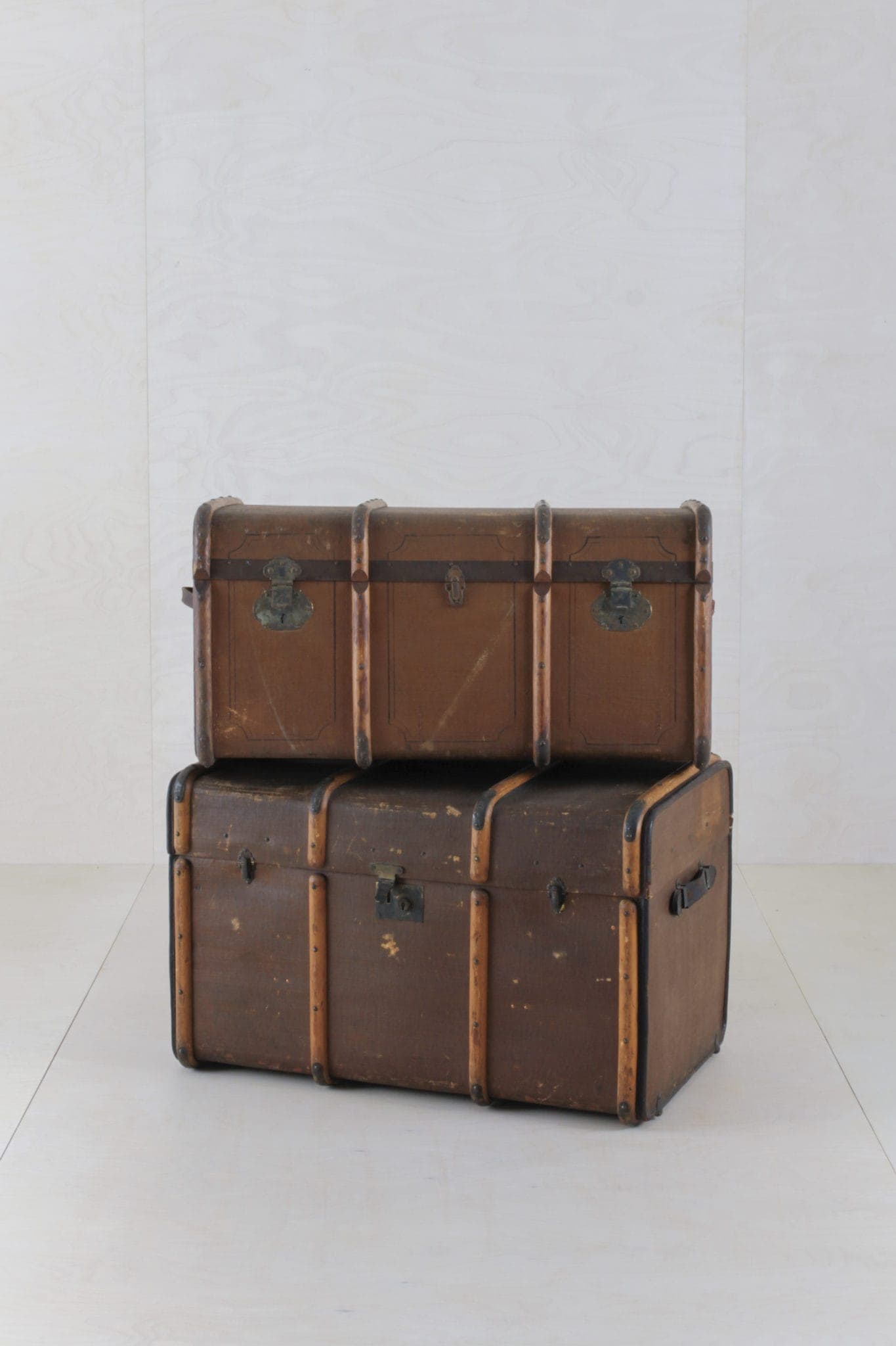 Verspielte Dekoration, Koffertruhen