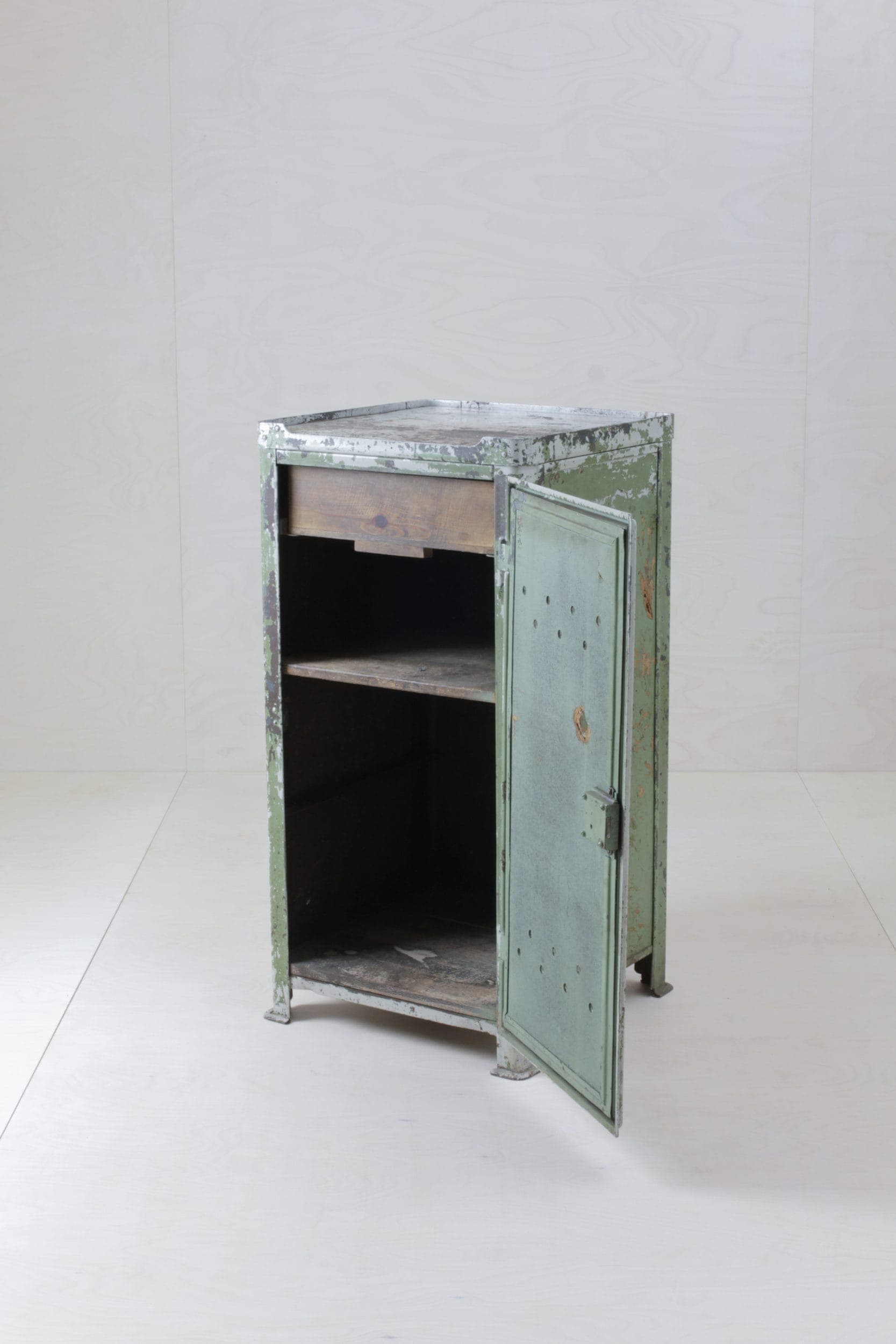 Bar Table Adara | |