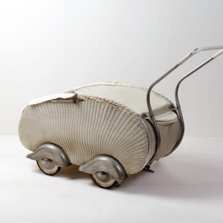 Kinderwagen, Kinderspielzeug, Kinderstühle, mieten, Vintage Dekoration