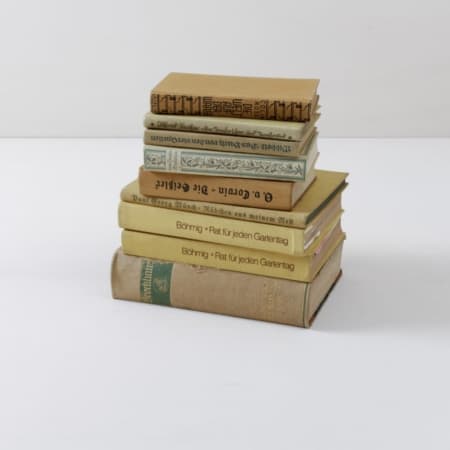 Bücherstapel, Messestand, Dekoration