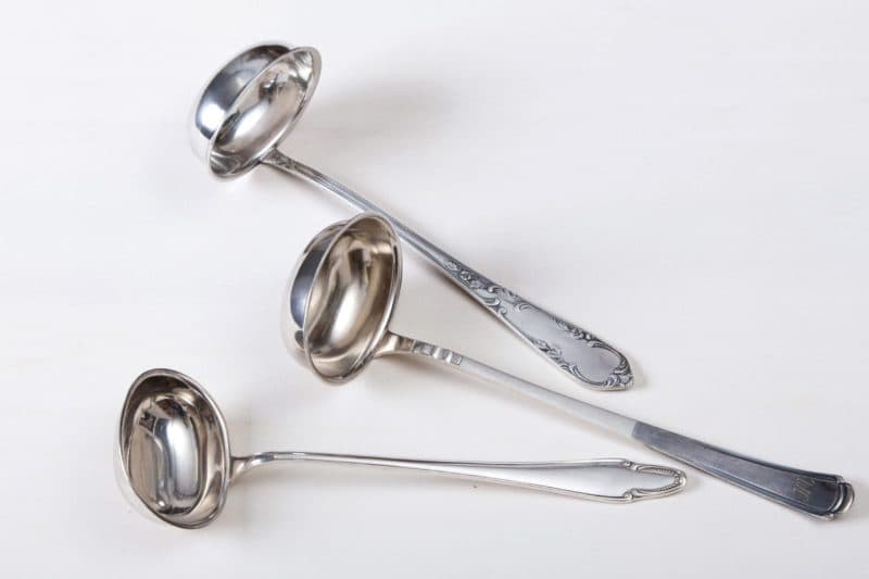  | Are you looking for vintage soup ladles to serve your soups in style? You can rent gorgeous soup ladles with different patterns from us. The silver-plated, mismatching collection of the Antonia series is for true connoisseurs and lovers of details. The soup ladles are part of a beautiful silver-plated rental cutlery with elegant patina.We also rent out mocca and teaspoons, dinner forks and knives, soup spoons and sauce spoons, pastry tongs and cake servers in a silver-plated mismatching l... | 