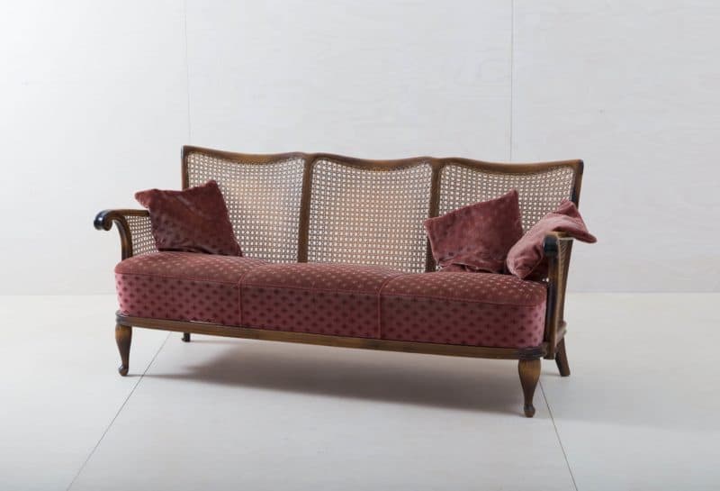  | Make yourself at home! The cosy couch with velvet cover in old pink seats up to three people. Pretty cushions, decorative legs and delicate wicker give the vintage sofa a romantic look.A great eye-catcher for a cosy sitting area, the entrance area at an event or as a seating option for group photos. | 