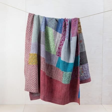 Plaid Peru | Many of our colourful and unique plaids are old vintage fabrics that have been transformed into new shapes. Great patterns and various color combinations are the hallmarks of these blankets.The cotton plaids keep wonderfully warm, decorate every picnic or serve as a beautiful seat pad in the garden or during a child's birthday party. By renting several of our Vintage plaids you can create a gorgeous look. | gotvintage Rental & Event Design