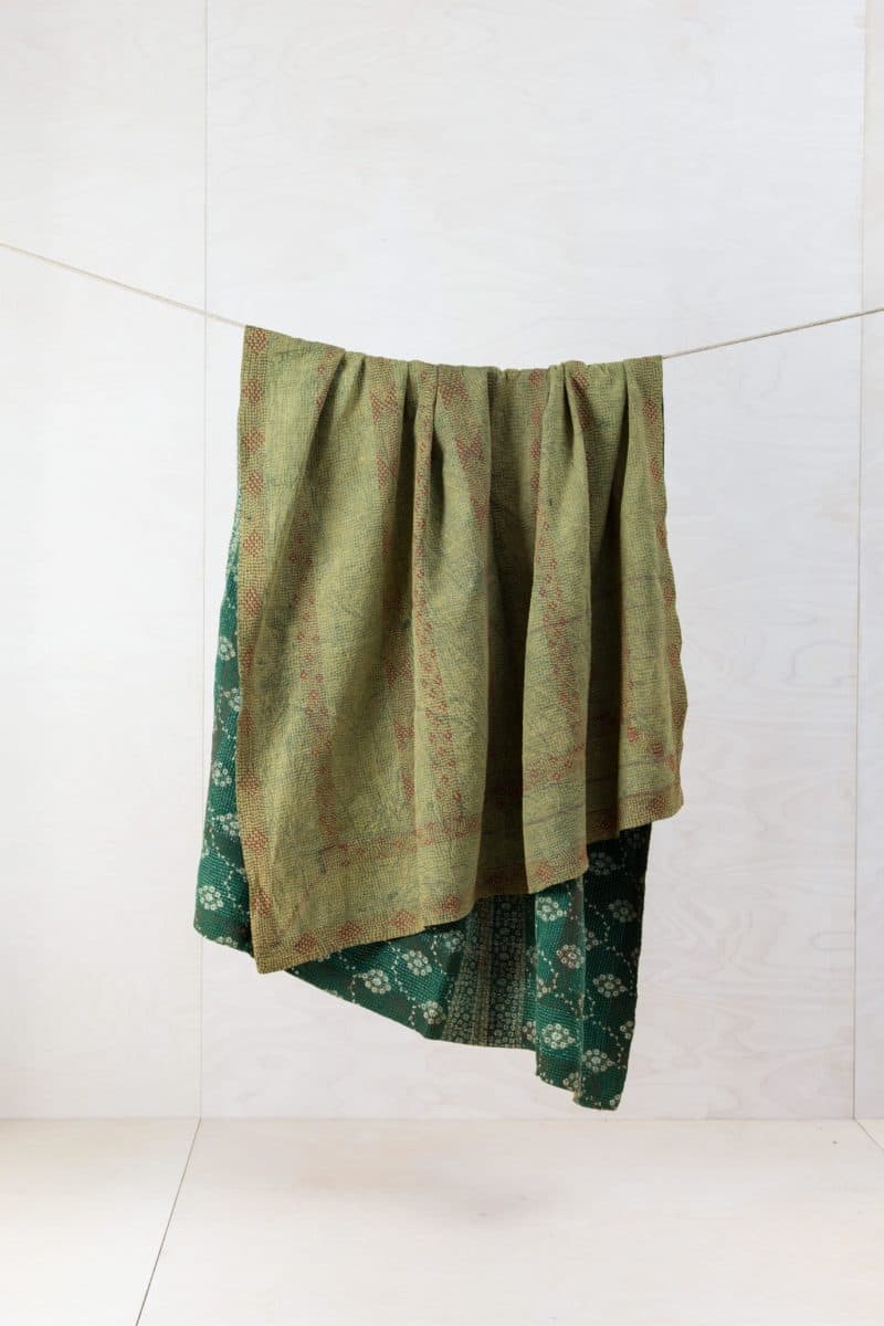  | Many of our colourful and unique plaids are old vintage fabrics that have been transformed into new shapes. Great patterns and various color combinations are the hallmarks of these blankets.The cotton plaids keep wonderfully warm, decorate every picnic or serve as a beautiful seat pad in the garden or during a child's birthday party. By renting several of our Vintage plaids you can create a gorgeous look. | 