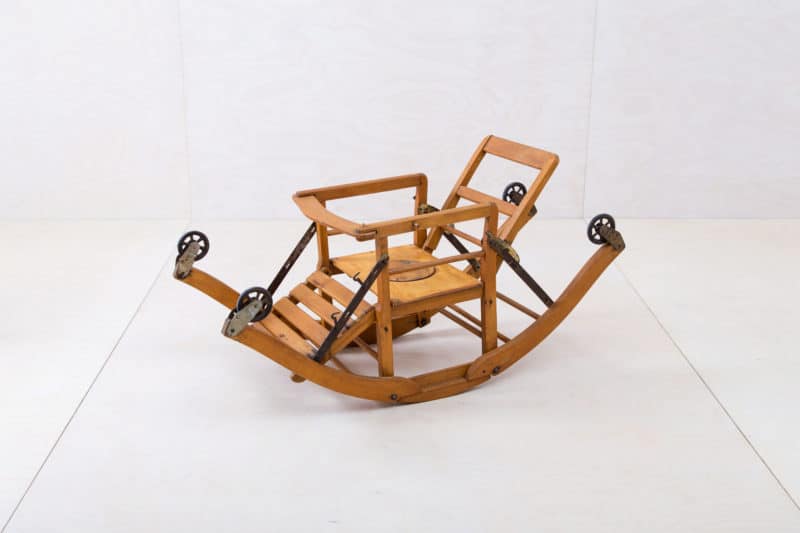  | This high chair is a real vintage enthusiast's children's high chair, which should not be missing at any vintage event with or for children. Whether at a wedding table, a stylish children's birthday party or a birthday of relatives. Kids chair Alfarcito definitely attracts attention and makes the vintage look of your event perfect.Matching the children's chair Alfarcito we rent the cushion Condor to complete the look of your event decoration. | 