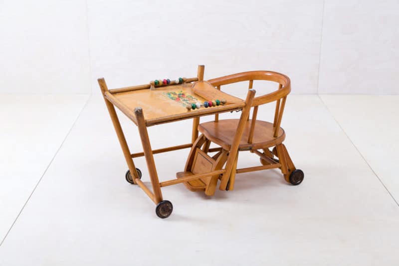  | This high chair is a real vintage enthusiast's children's high chair, which should not be missing at any vintage event with or for children. Whether at a wedding table, a stylish children's birthday party or a birthday of relatives. Kids chair Balbuena definitely attracts attention and makes the vintage look of your event perfect.Matching the children's chair Balbuena we rent the cushion Condor to complete the look of your event decoration. | 