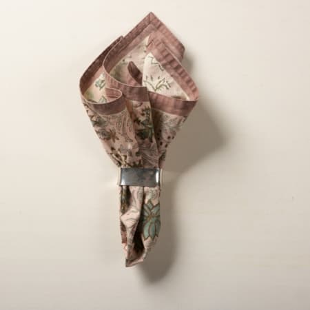 Stoffservietten mit Blumenmustern mieten