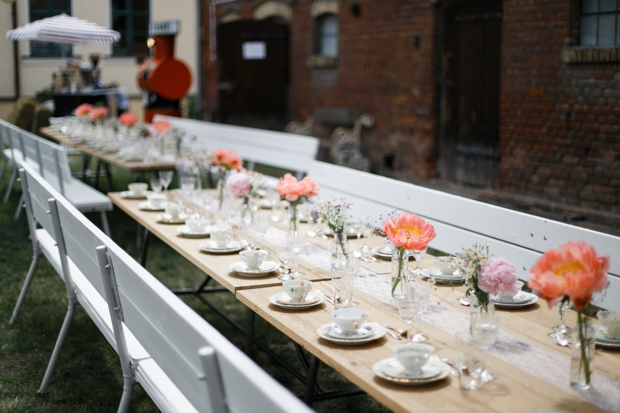  | We rent our charming former circus benches Dorotea. The 2,40 meter-long wooden benches can accommodate up to 5 people. We are happy to offer you matching seat cushions.We also offer the white garden benches as a long version in 5,00 meter. The shorter version of Dorotea is more manageable and easier to transport and they can charmingly replace beer benches. | 