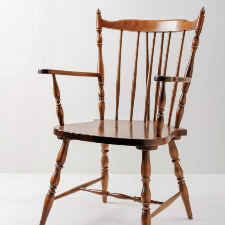Armchair Emilio | Emilio is a well maintained armchair with armrest and original English Windsor design. A real eye-catcher during every wedding ceremony, but also for everyone else who loves something special. Armchair Emilio gives every event that certain something. | gotvintage Rental & Event Design