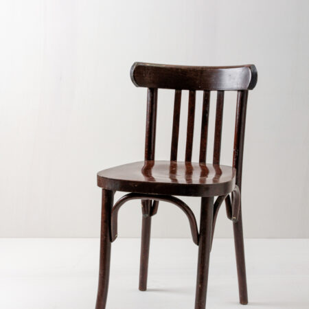 Veranstaltung bestuhlen, braune Holzstühle mieten