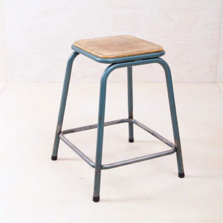 Mullca Metallhocker Gaston Cavaillon im Industrial Look mieten Berlin