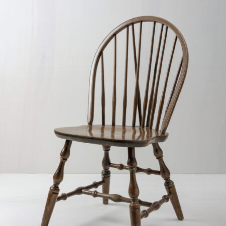 Windsor Chair Joel | A real English chair in the typical Windsor design. Joel has a nice finish and is particularly suitable for the wedding ceremony. In combination with other chairs or benches, the result is a fantastic picture that will be remembered. | gotvintage Rental & Event Design